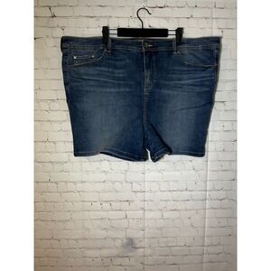 Torrid Womens Plus Size 24 Medium Wash Feel The Fit Denim Shorts Blue Stretch